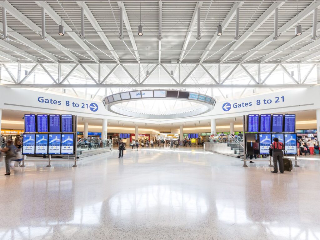 Envoy Air DTW Terminal - Detroit Metropolitan Wayne County Airport 